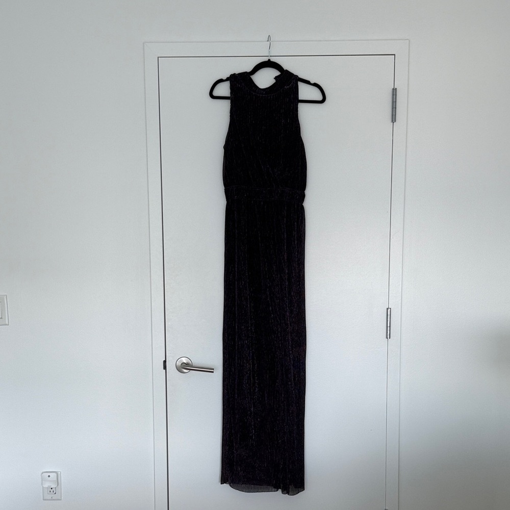 FINAL HOURS❗MINKPINK Enya Lurex Plisse Jumpsuit - Size Medium - Picture 4 of 6